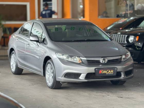 HONDA CIVIC 1.8 LXS 16V FLEX 4P AUTOMÁTICO